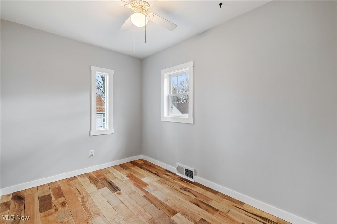 2553 N River Road Ne Property Photo 15