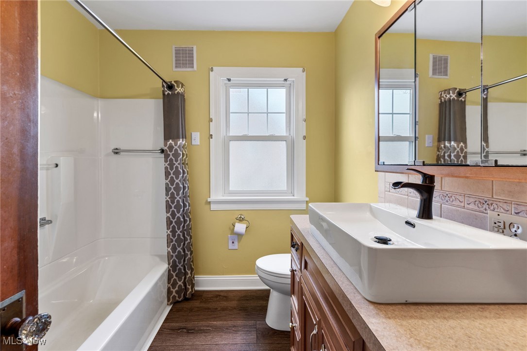 2553 N River Road Ne Property Photo 25