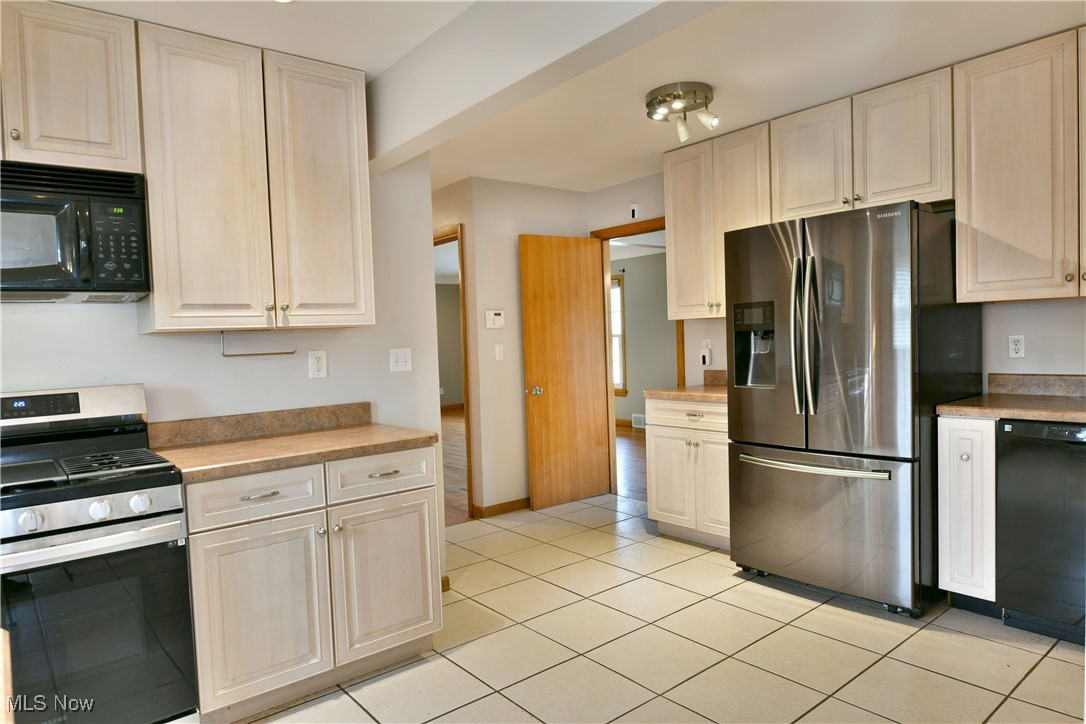 823 Wildwood Drive Ne Property Photo 18