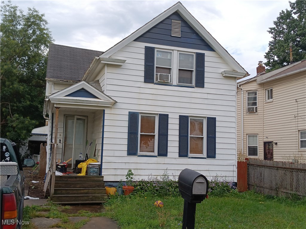 3527 Carlyle Avenue