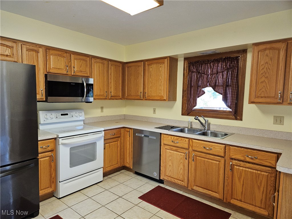 16982 Bob White Circle Property Photo 4
