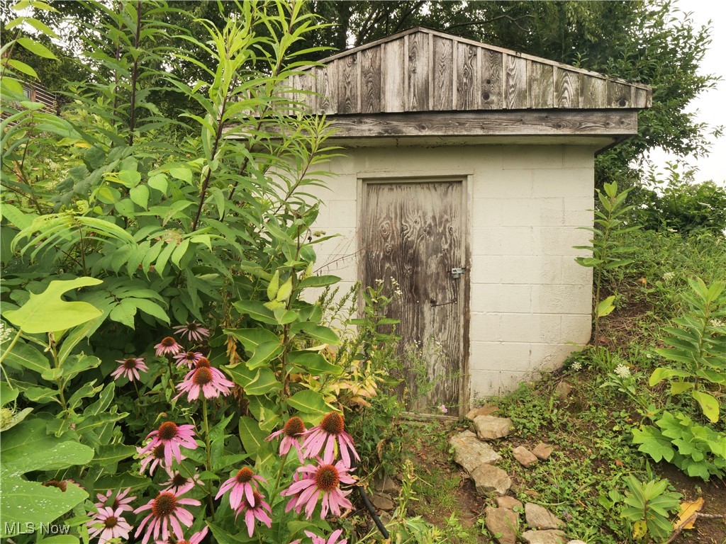 1091 River Road Property Photo 24