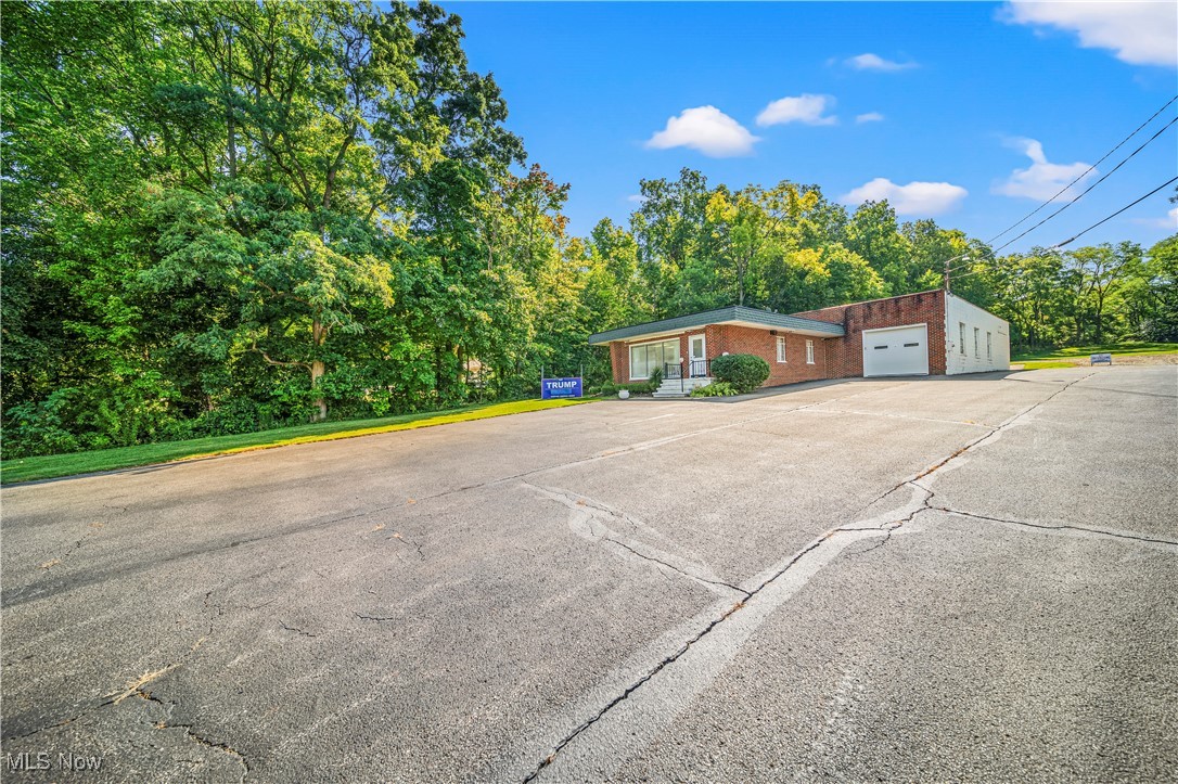 11764 Girdled Road Property Photo 2