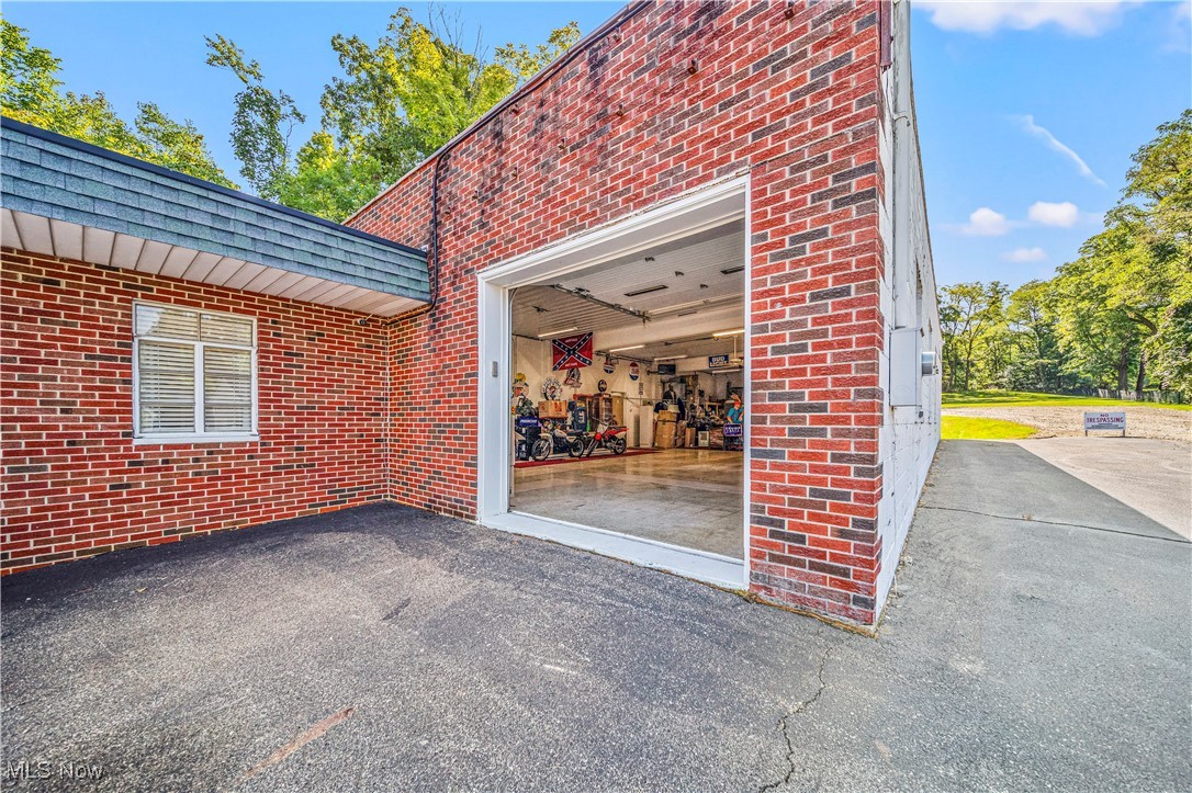 11764 Girdled Road Property Photo 11