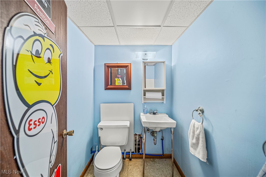11764 Girdled Road Property Photo 15