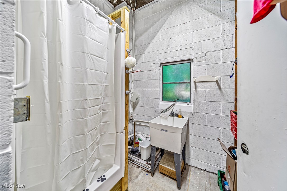 11764 Girdled Road Property Photo 22