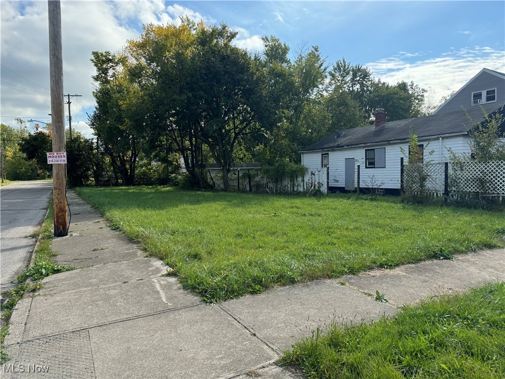 3313 E 126th Street Property Photo 2