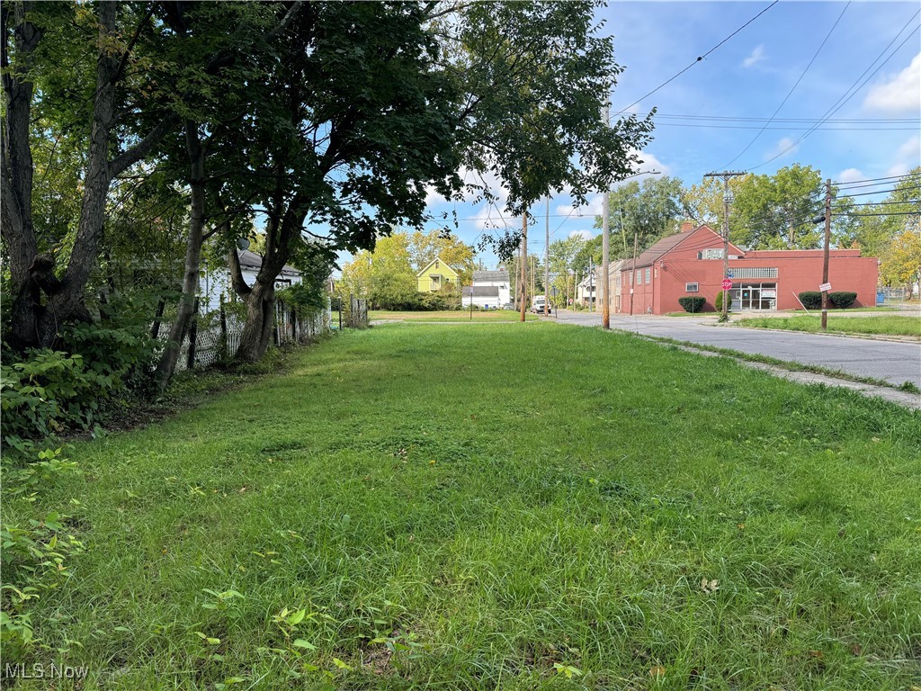 3313 E 126th Street Property Photo 4