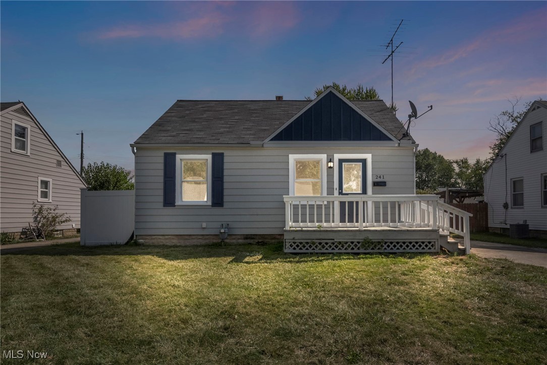 241 Hawthorne Street Property Photo 1