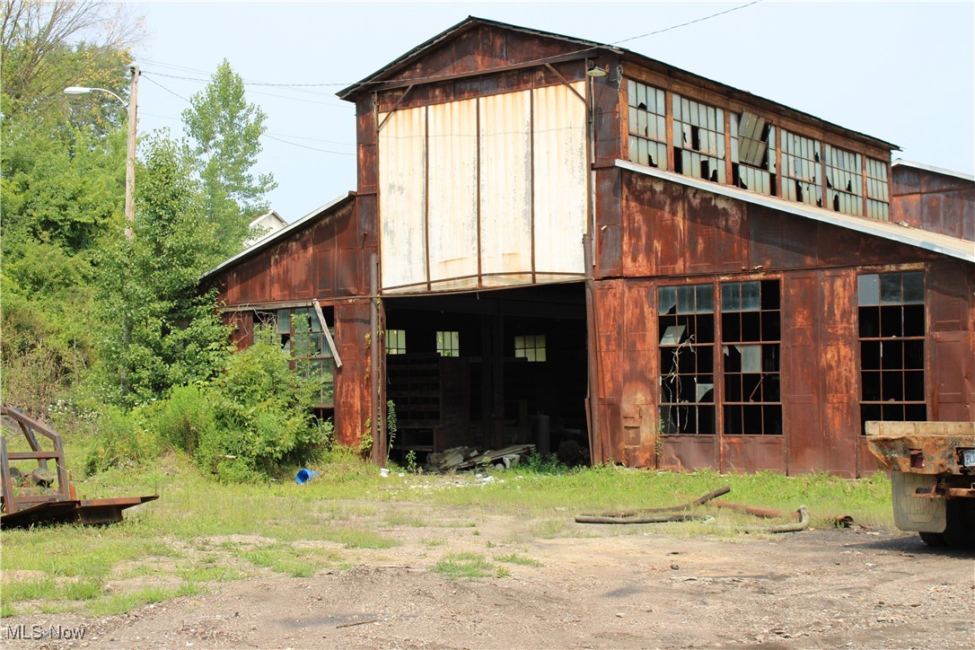 155 Walnut Street Property Photo 4