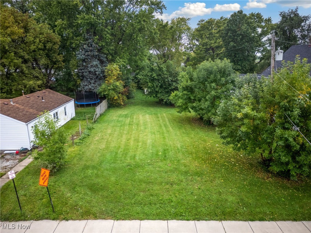1048 W River Road N Property Photo 2