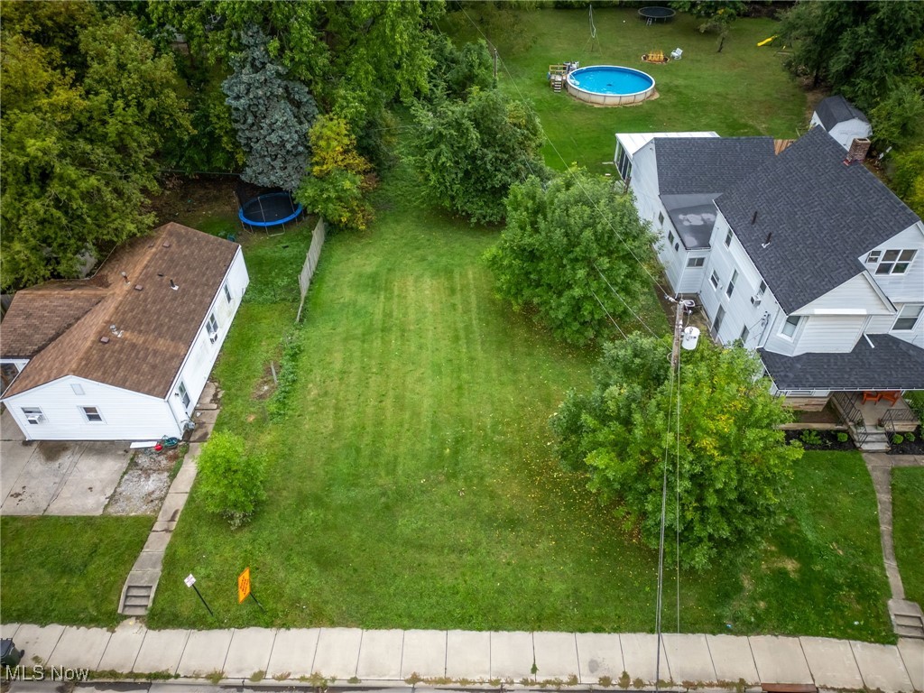 1048 W River Road N Property Photo 4