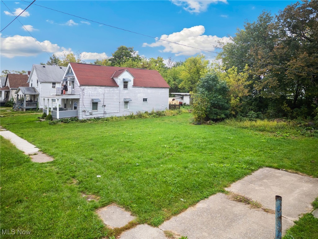 831 W 17th Street Property Photo 3