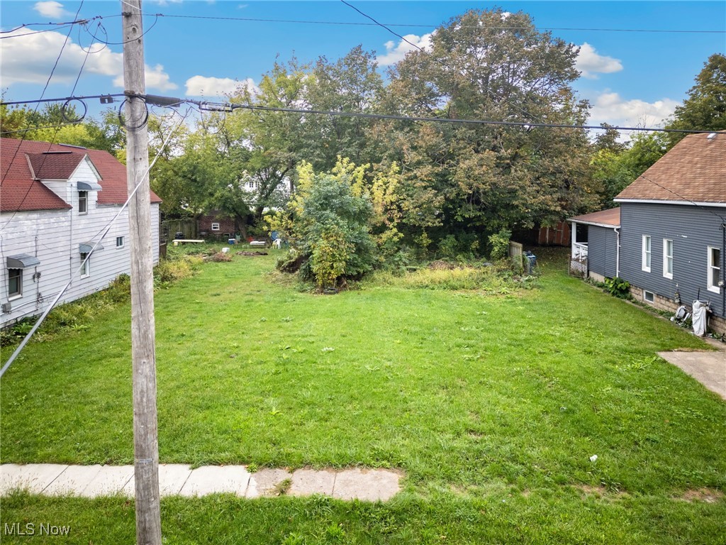 831 W 17th Street Property Photo 4