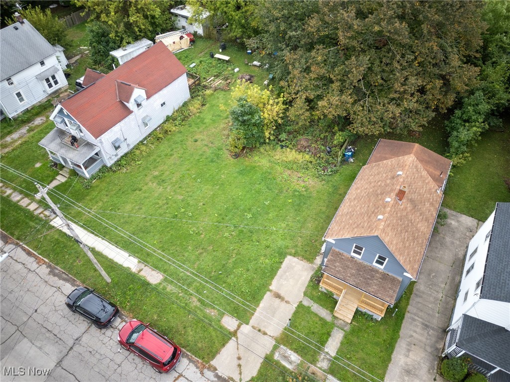 831 W 17th Street Property Photo 6