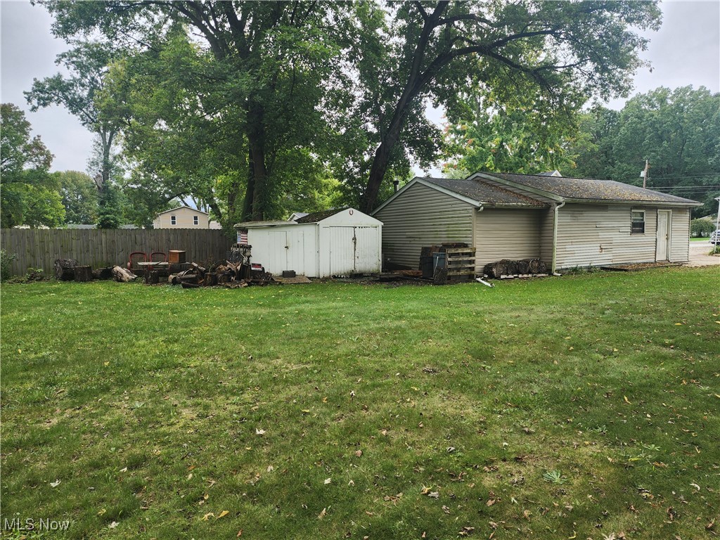 2261 Lake Road Property Photo 3
