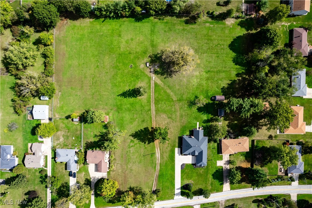 9425 Avery Road Property Photo 3