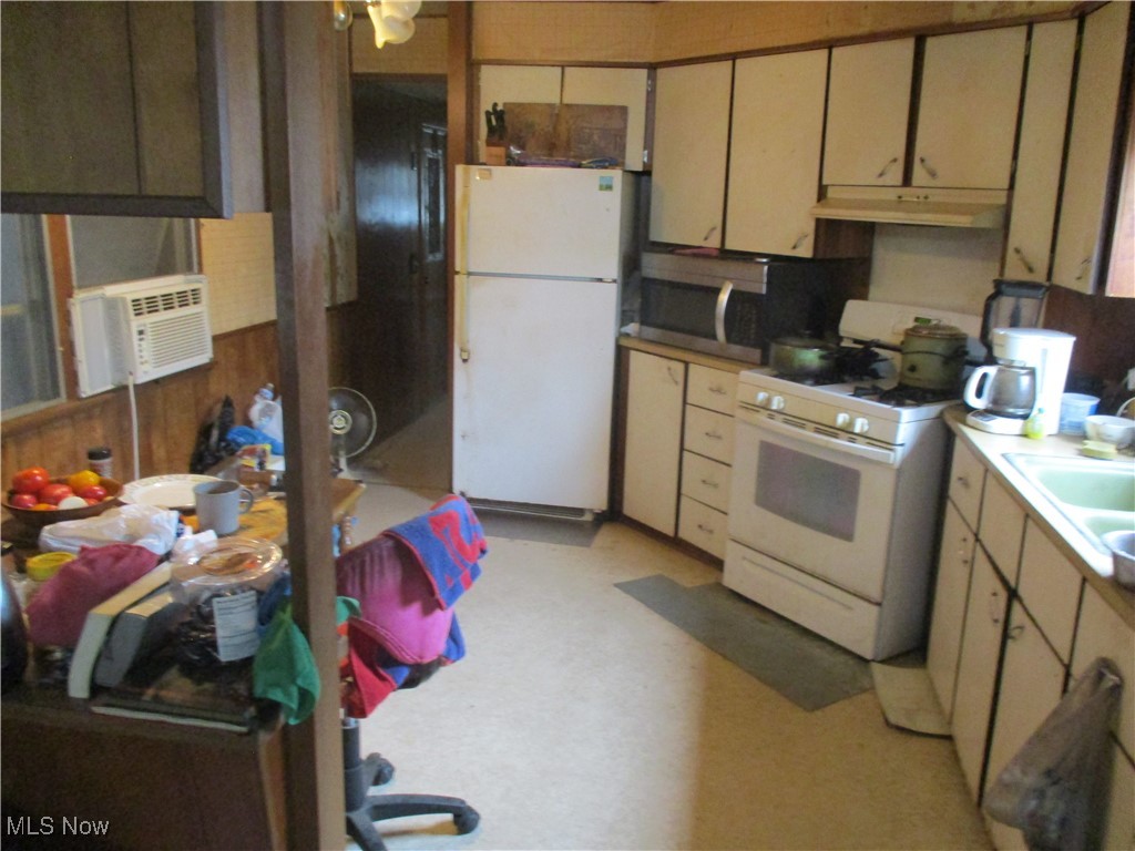 8209 Russell Lane Property Photo 7