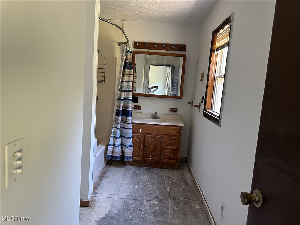 36 Friar Tuck Road Property Photo 8