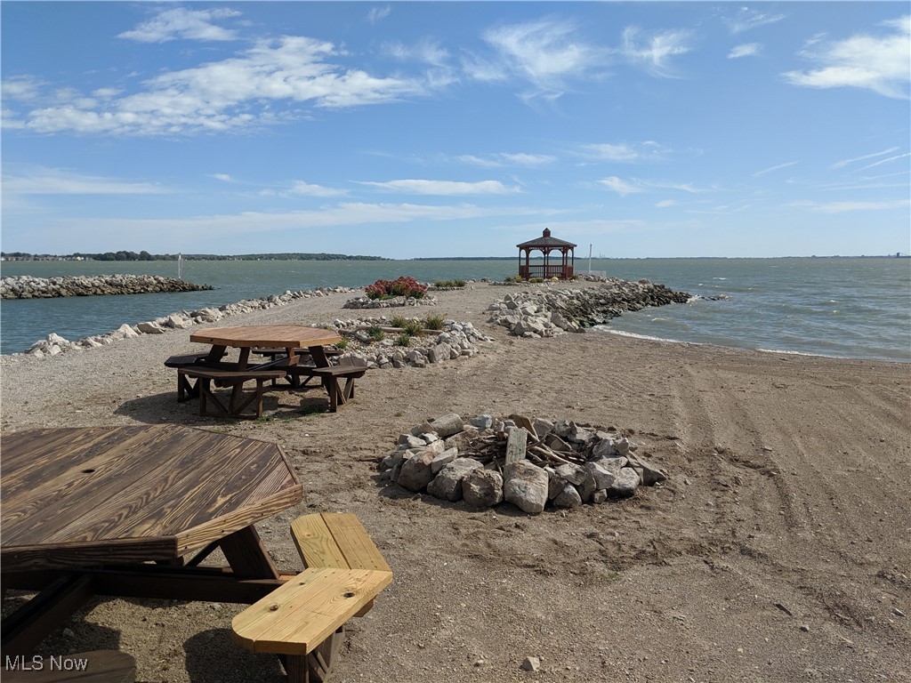 8 Yacht Club Lane Property Photo 12