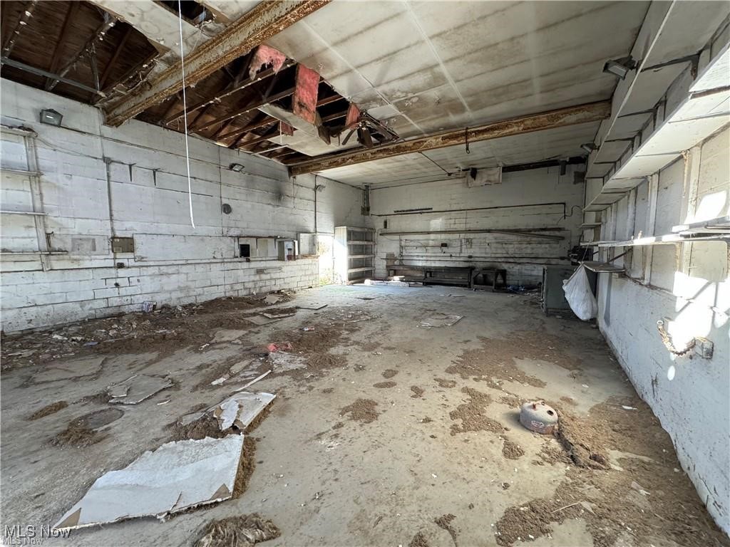 10656 Kinsman Road Property Photo 6