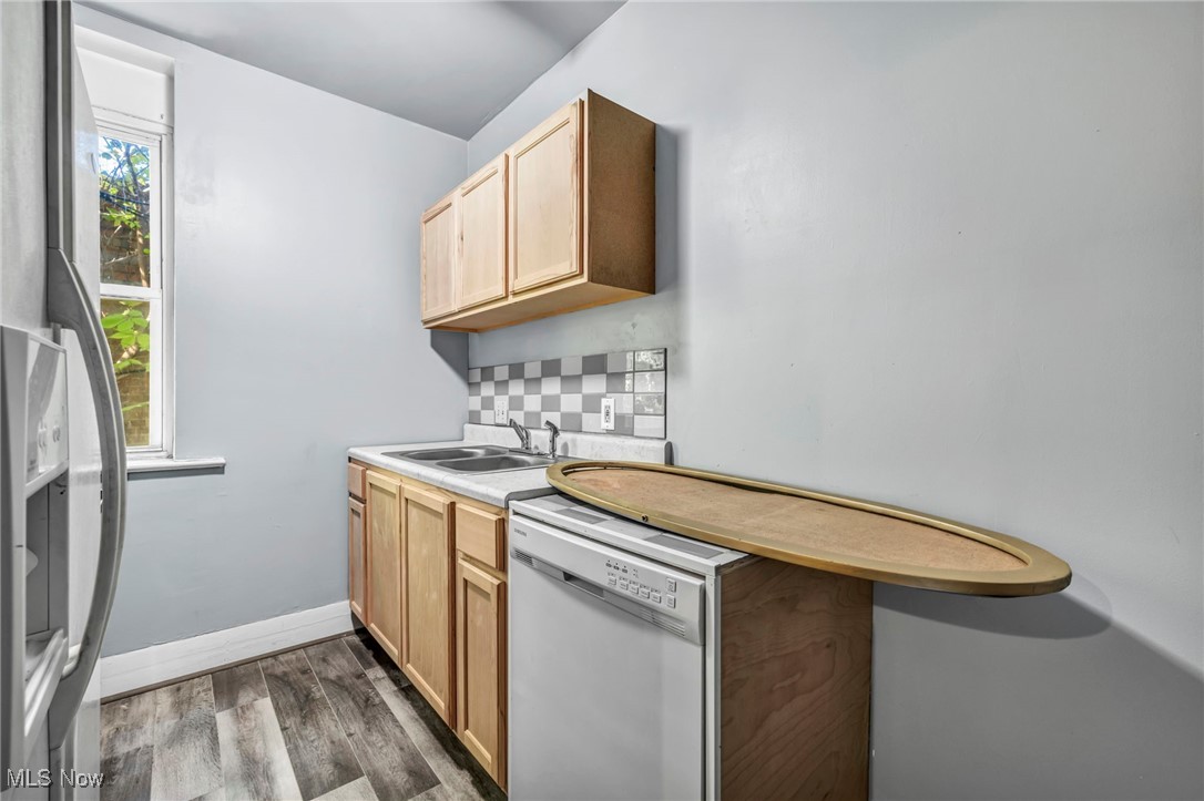 3226 Euclid Avenue Property Photo 13