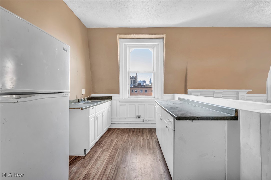 3226 Euclid Avenue Property Photo 28