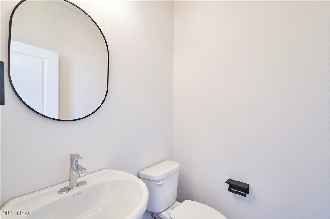 596 Mull Avenue 8 Property Photo 23