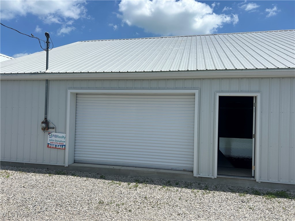 444 Hasting Drive Property Photo 4