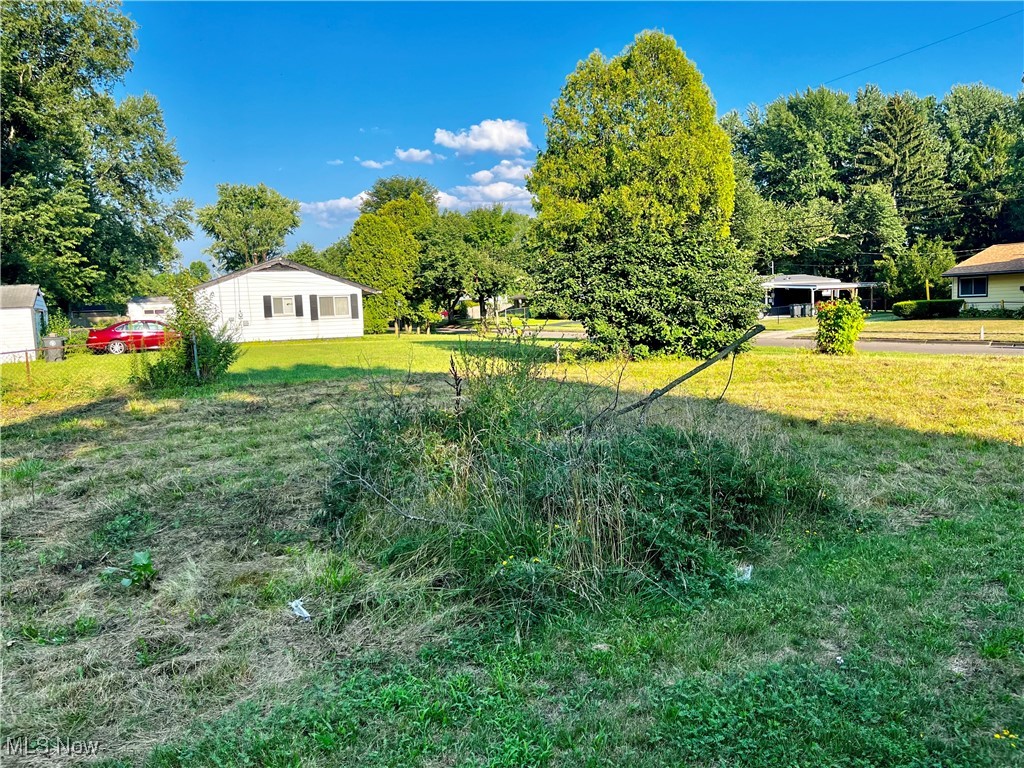 1851 Gaylord Drive Property Photo 3