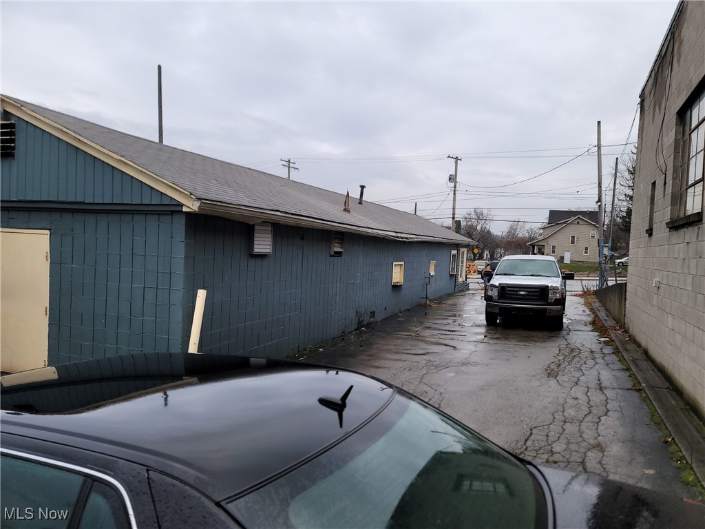 1730 Mahoning Avenue Property Photo 5