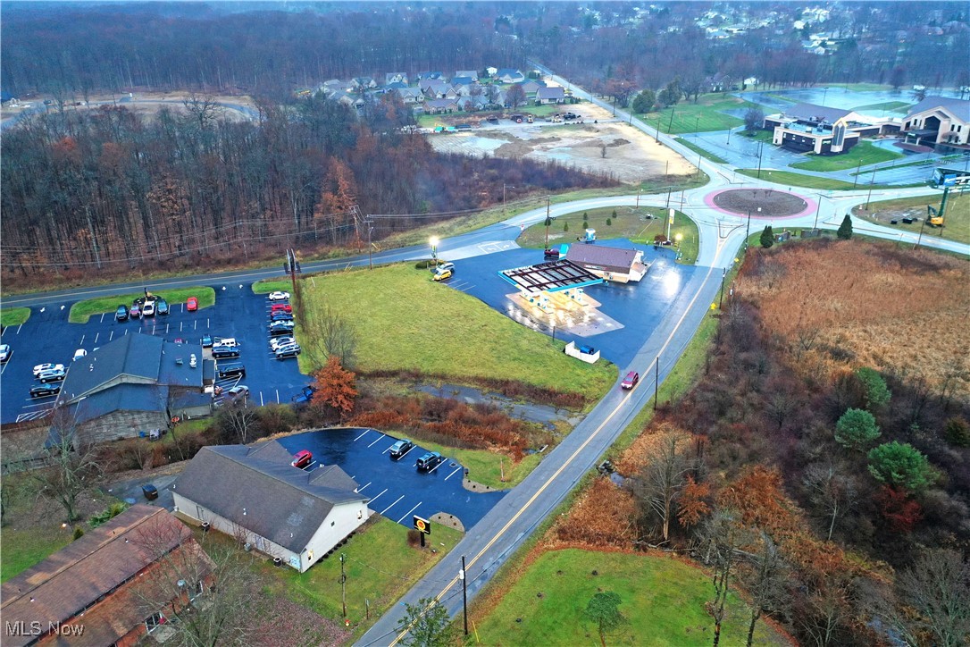 E Western Reserve Road Property Photo 2