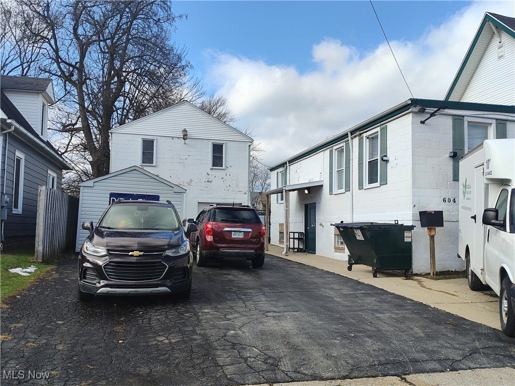 604 W 57th Street Property Photo 5