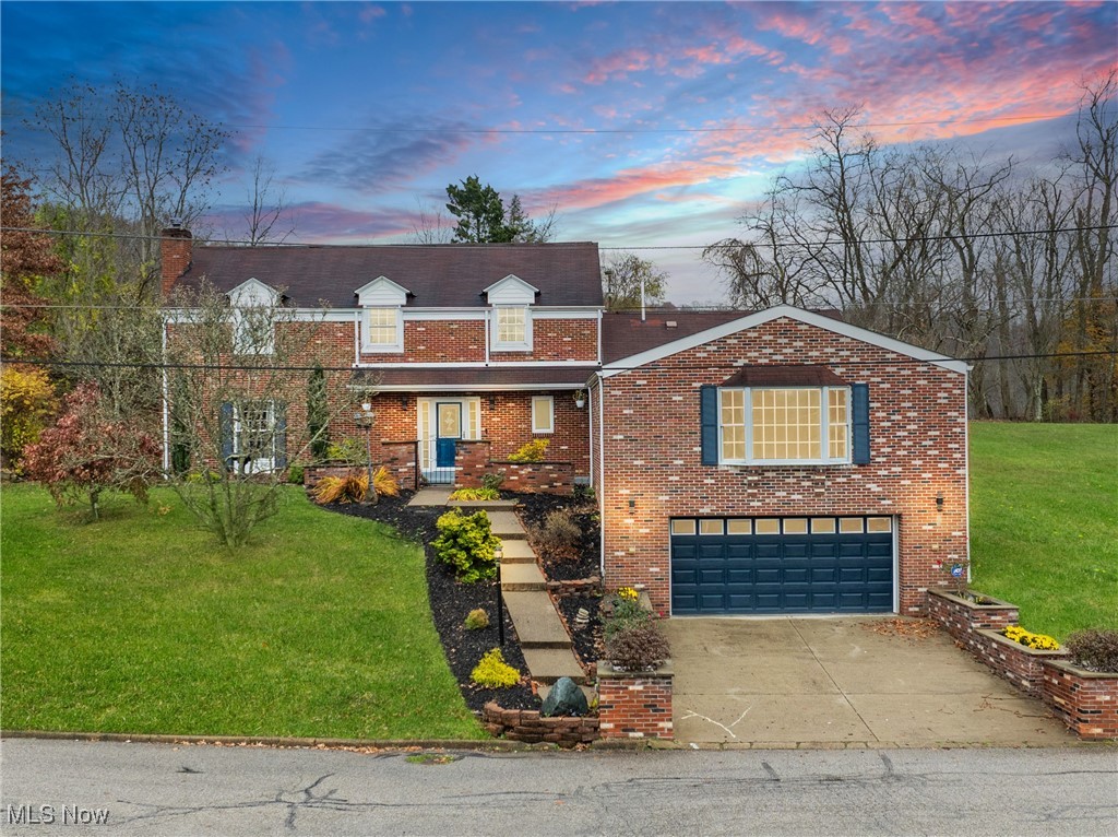 612 Woodridge Drive Property Photo