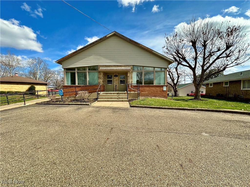 615 N Market Street Property Photo 1