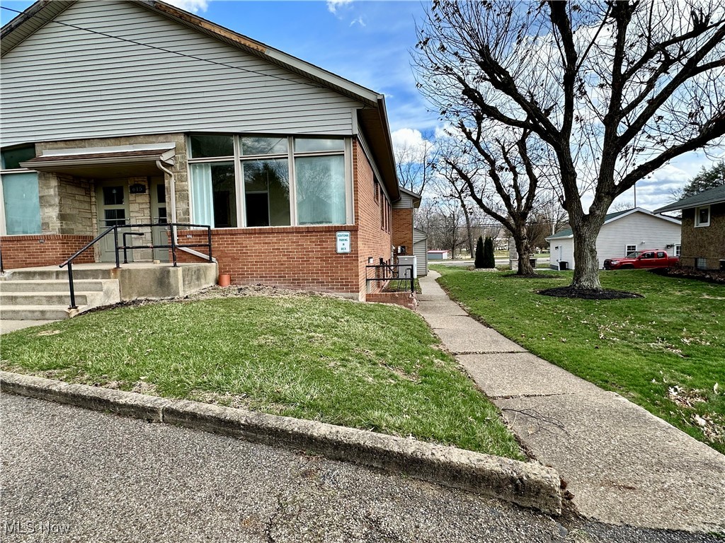 615 N Market Street Property Photo 4