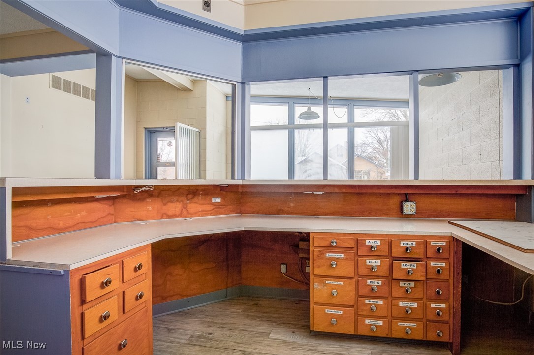 615 N Market Street Property Photo 5