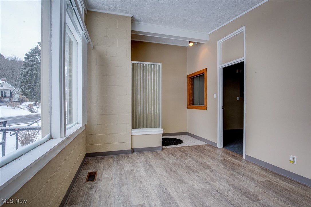 615 N Market Street Property Photo 9