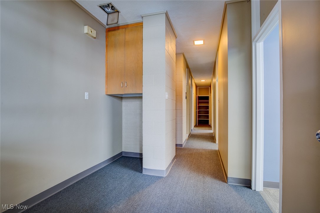 615 N Market Street Property Photo 10