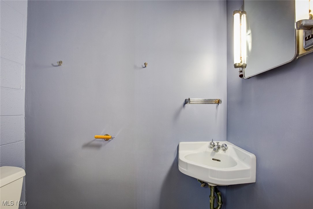 615 N Market Street Property Photo 12