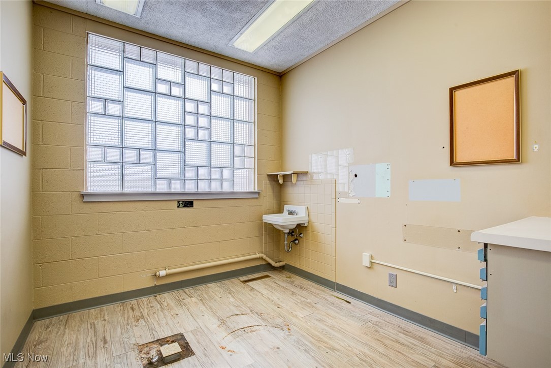 615 N Market Street Property Photo 17