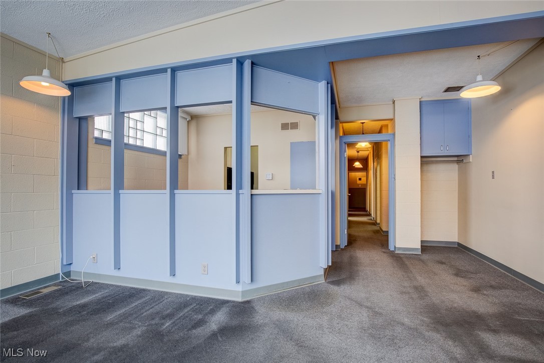 615 N Market Street Property Photo 19
