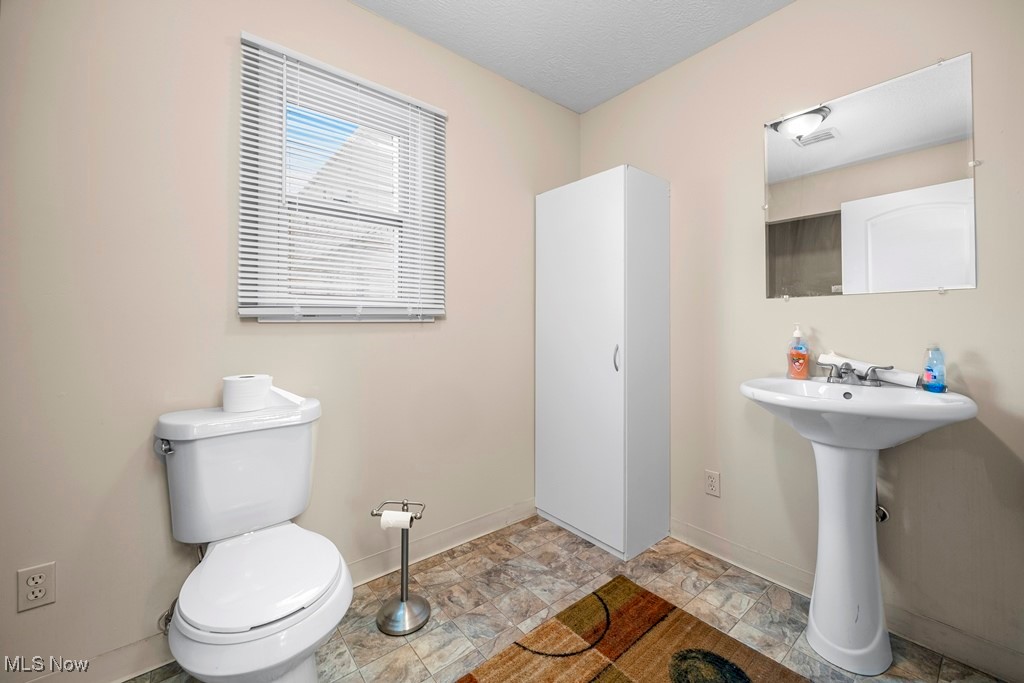 111 S Center Street Property Photo 16