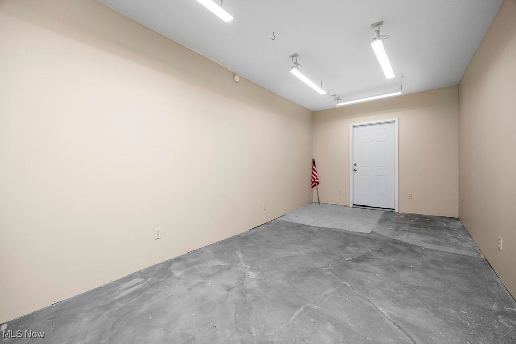 111 S Center Street Property Photo 19