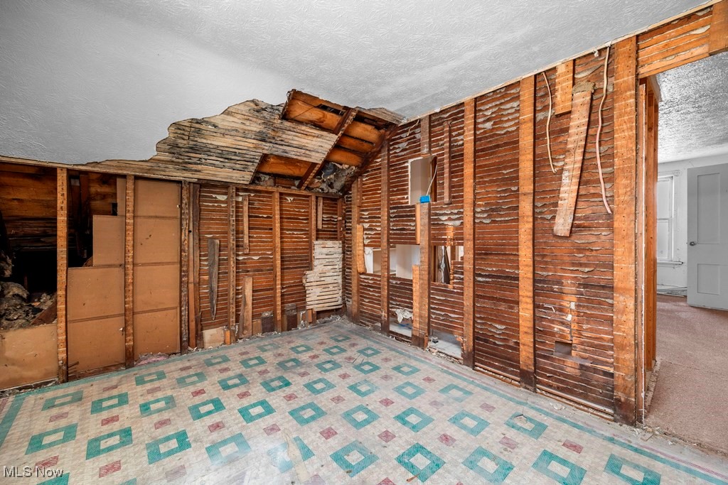 111 S Center Street Property Photo 32