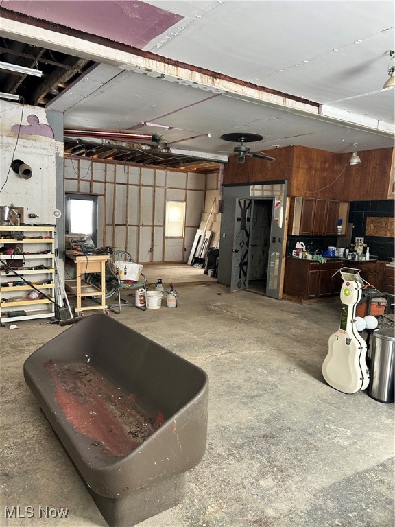 1115 Warren Road Property Photo 10