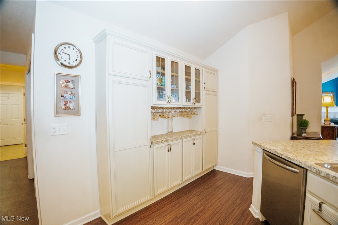 9264 Sharrott Road 203 Property Photo 12