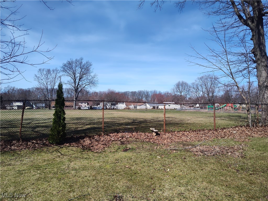 1427 Gladding Avenue Property Photo 9