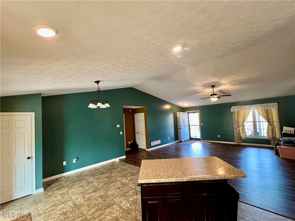 40900 Havenwood Drive Property Photo 5