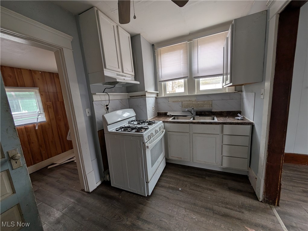1036 Ackley Street Property Photo 7